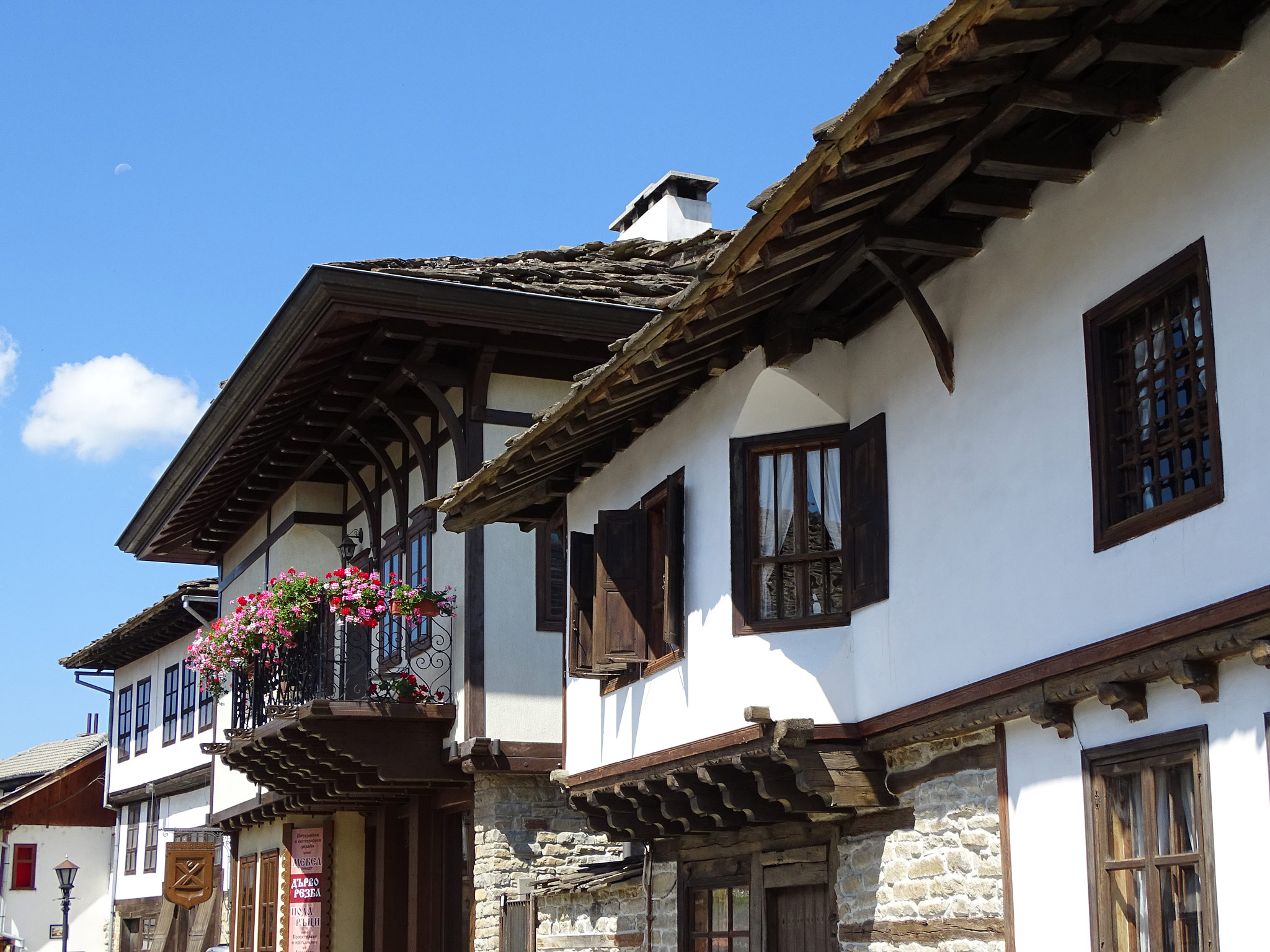 Tryavna (Photo license: CC BY 2.0)